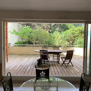 https://super-appartement-arbore-avec-barbecue-et-parking.hotels-rhonealpes.com